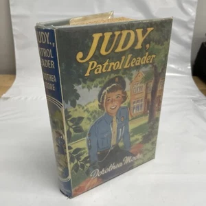 LIBRO ORIGINAL VINTAGE Novela Leer Tapa Dura Primer Judy Patrol Líder Moore - Imagen 1 de 7