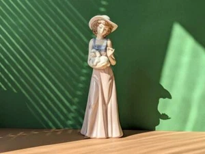 Vintage Porcelain Figurine Lladro Statue Porcelain Nao 1991 MADE IN SPAIN - Picture 1 of 10