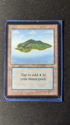 Island Beta MTG Magic The Gathering. Moderately Played - Image 1 of 2