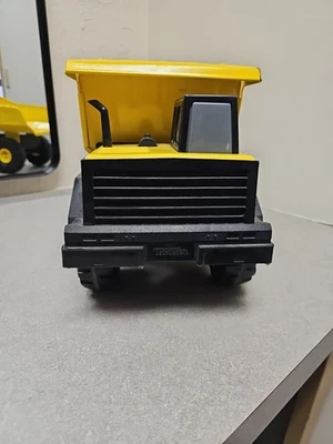 Camión de volteo Tonka - Steel Classics Mighty Foto 1 de 4