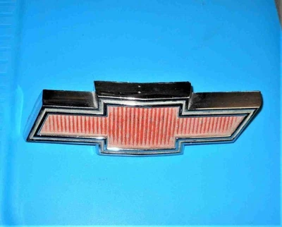 1967-1968 Chevy C10 C20 C30 Pickup Truck OEM Factory Grill Bow Tie Emblem Foto 1 de 2