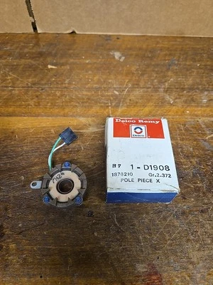 NOS GM DELCO REMY 1974-85 PONTIAC BUICK OLDS IGNITION PICK UP 1876210 D1908 - Image 1 of 4