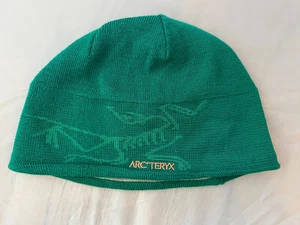 Arcteryx grüne Beanie Mütze distressed mit Löchern Wolle/Acryl Einheitsgröße Outdoor Ski - Bild 1 von 17