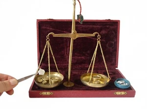 ANTIQUE BRASS BALANCE SCALE IN ORIGINAL BOX - Picture 1 of 10