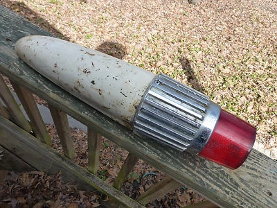 1961 Plymouth Fury Tail LIGHT PLYCH e montagem para-lama - Imagem 1 de 4