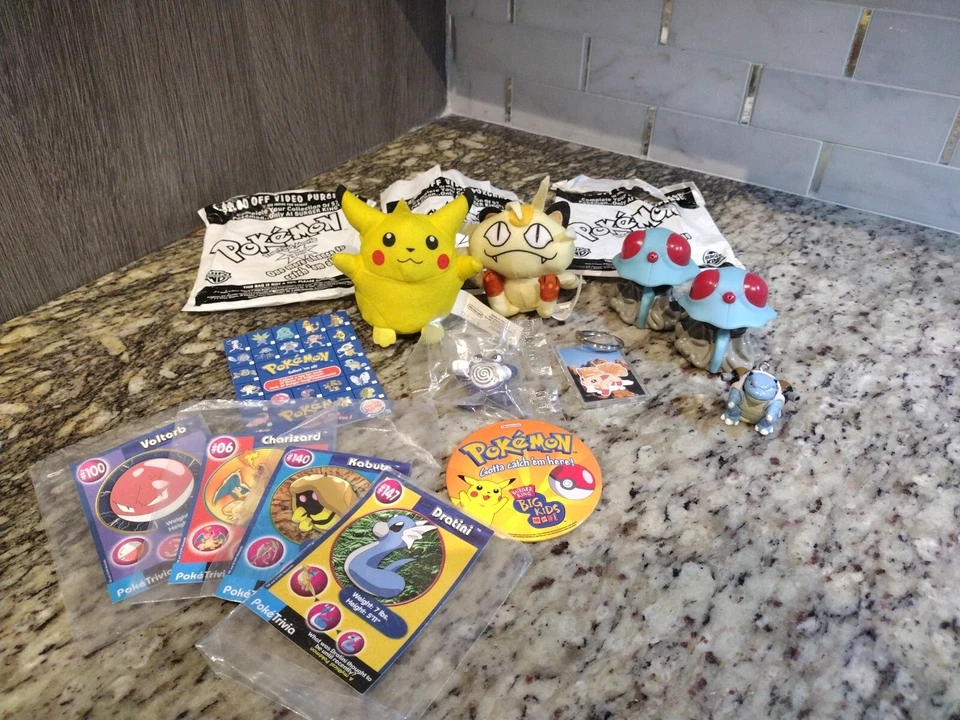 Vintage New Pokemon Nintendo 1999 Set Plush, Bade, Cards And More. Excellent  - Image 1 of 4