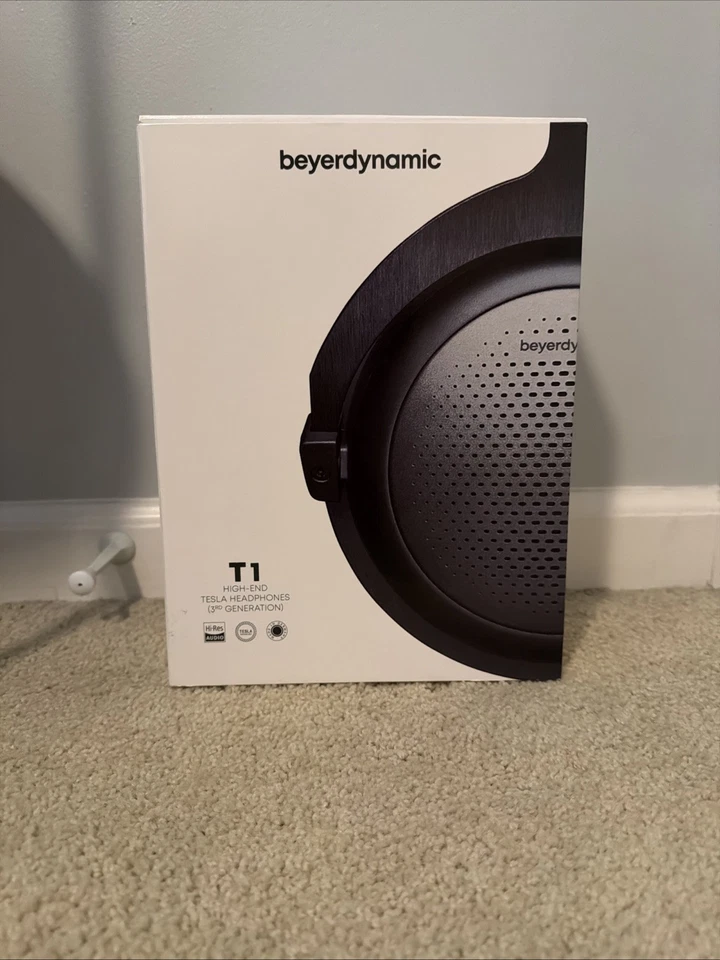 Beyerdynamic T1 3rd Gen Dynamic High End Tesla Headphones - Image 1 of 4