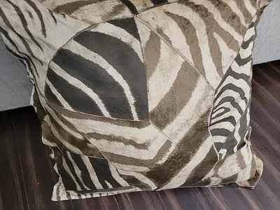 Ralph Lauren Victoria Falls Euro Sham (1) Cebra marrón tostado con inserto Foto 1 de 4