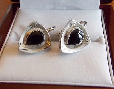 Carino Vintage Argento Sterling Onice Nera Cabochon Vite Retro Orecchini Marvell - Immagine 1 di 2