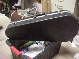Mandoline abschließbarer Hartschalenkoffer mit Schlüssel - Bild 1 von 5