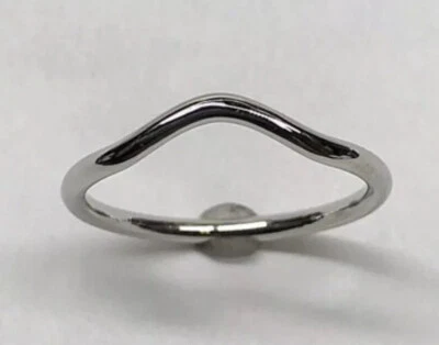 Handmade Platinum 950 Curved Band Ring - Image 1 of 4