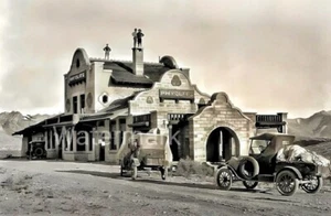 Vintage 1919 Black & White Reprint Photo Rhyolite Nevada Depot Men & Old Cars - Picture 1 of 1
