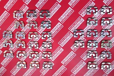 Juego de clips de moldura delanteros y traseros Toyota Celica Coupe 1975 1976 1977 TA23 RA23 RA24 Foto 1 de 4