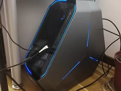 Alienware Area 51 | i7 6800K | GTX1080 | 28GB RAM (16+8+4) | 512GB SSD | 4TB HDD - Bild 1 von 4