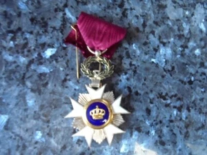 belle medaille belge chevalier ordre de la couronne avec son ecrin - Picture 1 of 3