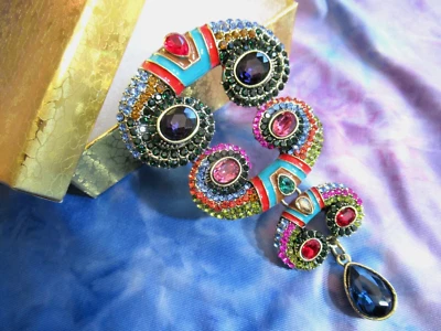 Magnífico Broche Cuernos Estrás Anillo Doble Color Arco Iris NUEVO Foto 1 de 4