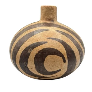 Vaso artigianale in ceramica a vortice nero su marrone - stile precolombiano Mesoamerica - Foto 1 di 13