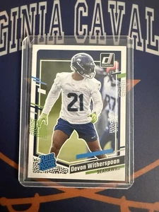 Fútbol americano Panini Donruss Devon Witherspoon #389 Seattle 2023 clasificación novato radiocontrol - Imagen 1 de 3