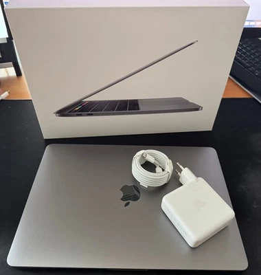 Apple MacBook Pro 13" (128GB SSD, Intel i5 3,90GHz, 8GB) Laptop A2159 (2019) - Bild 1 von 4