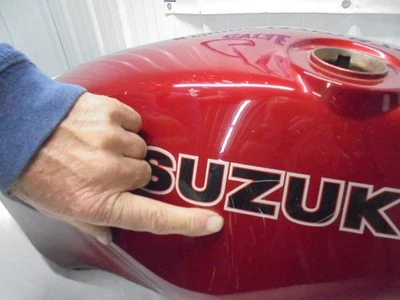 Suzuki GS1100E 1982 OEM tanque de gasolina rojo depósito de gasolina Foto 1 de 4