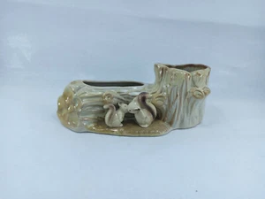 Posy vase/planter of Fauna Squirrels kissing by the log, Hornsea Pottery - Picture 1 of 6