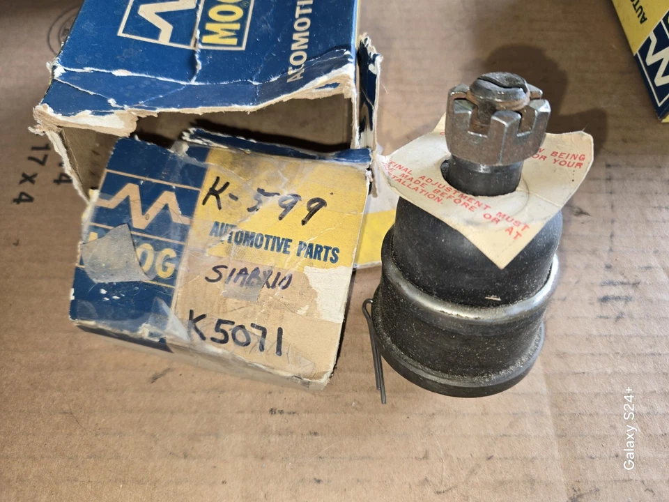 Rótula inferior ajustable Moog K5071 Cadillac 1961-1969 Foto 1 de 1