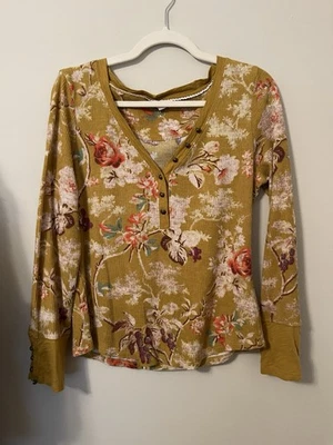Camisa Pilcro Anthropologie Top Floral Mostaza Amarillo Waffle Henley Mediana M Foto 1 de 4