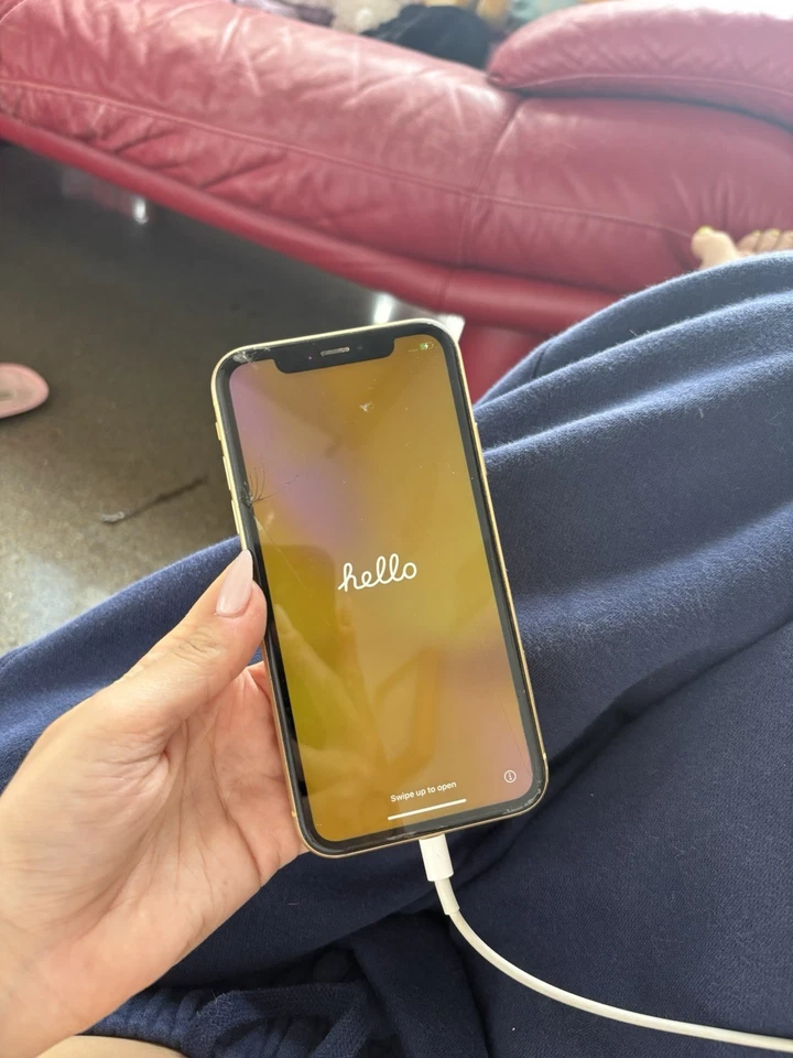 Apple iPhone XR Amarillo 128 GB Desbloqueado de fábrica Foto 1 de 1