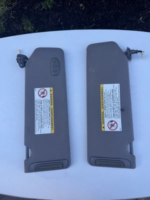 Juego de parasoles grises Toyota Avalon 2002-2004 par Homelink con extraíbles laterales OEM Foto 1 de 4