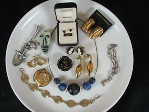 Vintage Estate Junk Drawer Lot Jewelry Collection Earrings, Bracelet and Necklac - Picture 1 of 11