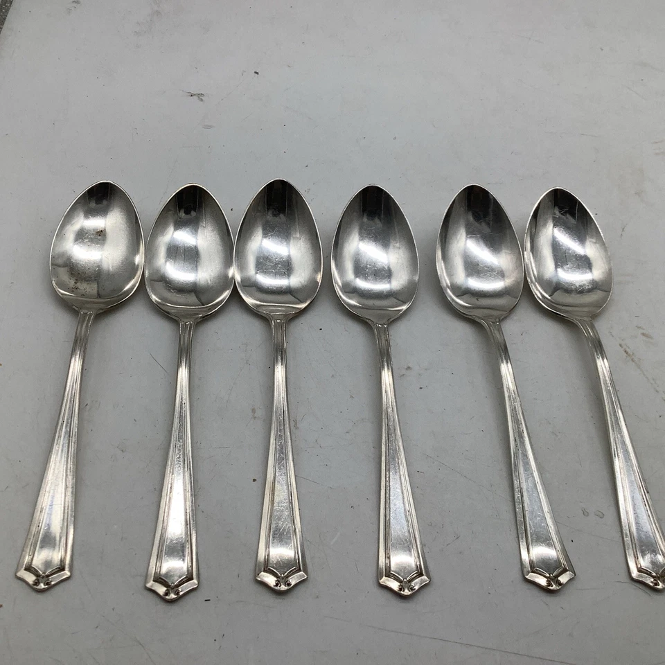 Six 1881 Rogers 1915 SALEM Silverplate Soup Or Tablespoons Flatware - Image 1 of 4