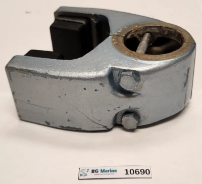 OMC Johnson Evinrude 9.9 15hp Lower Mount Bracket & Bushings 322288 1977-92 - Image 1 of 3