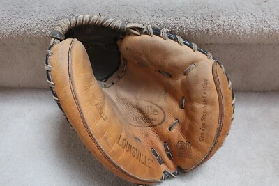Louisville Slugger Pre owned RHT Catchers Glove Model LF212 Steerhide Leather - Image 1 of 4