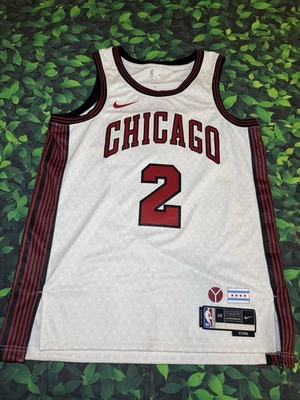 Camiseta deportiva blanca grande Nike para hombre edición City 2022-23 Chicago Bulls Lonzo Ball #2 Foto 1 de 4