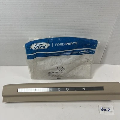 NUEVO LINCOLN MKS 2010-2012 PLACA DE DESGASTE DELANTERA DERECHA AA5Z-5413208-AA OEM Foto 1 de 4