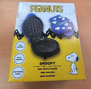 NEW Peanuts Snoopy Mini Waffle Maker - Picture 1 of 4