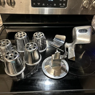 Kitchen-Quip Super DeLuxe vintage Manual Food Vegetable Cutter Processor 5 Cones - Image 1 of 4