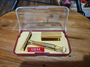 VTG GEM Micromatic Gold Colored Safety Razor In Original Case With Razor Holder - Picture 1 of 8
