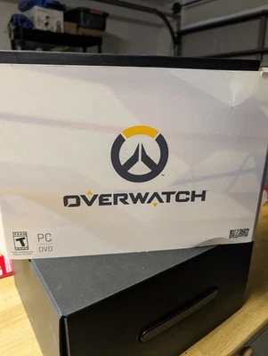 守望先锋收藏版完整带士兵 76 雕像、原声带、卡片 — 第 1/3 张图片