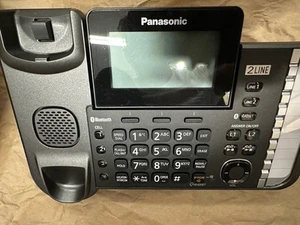 Panasonic Système téléphonique filaire/sans fil 2 lignes avec 2 combinés - Réponse - Photo 1/3