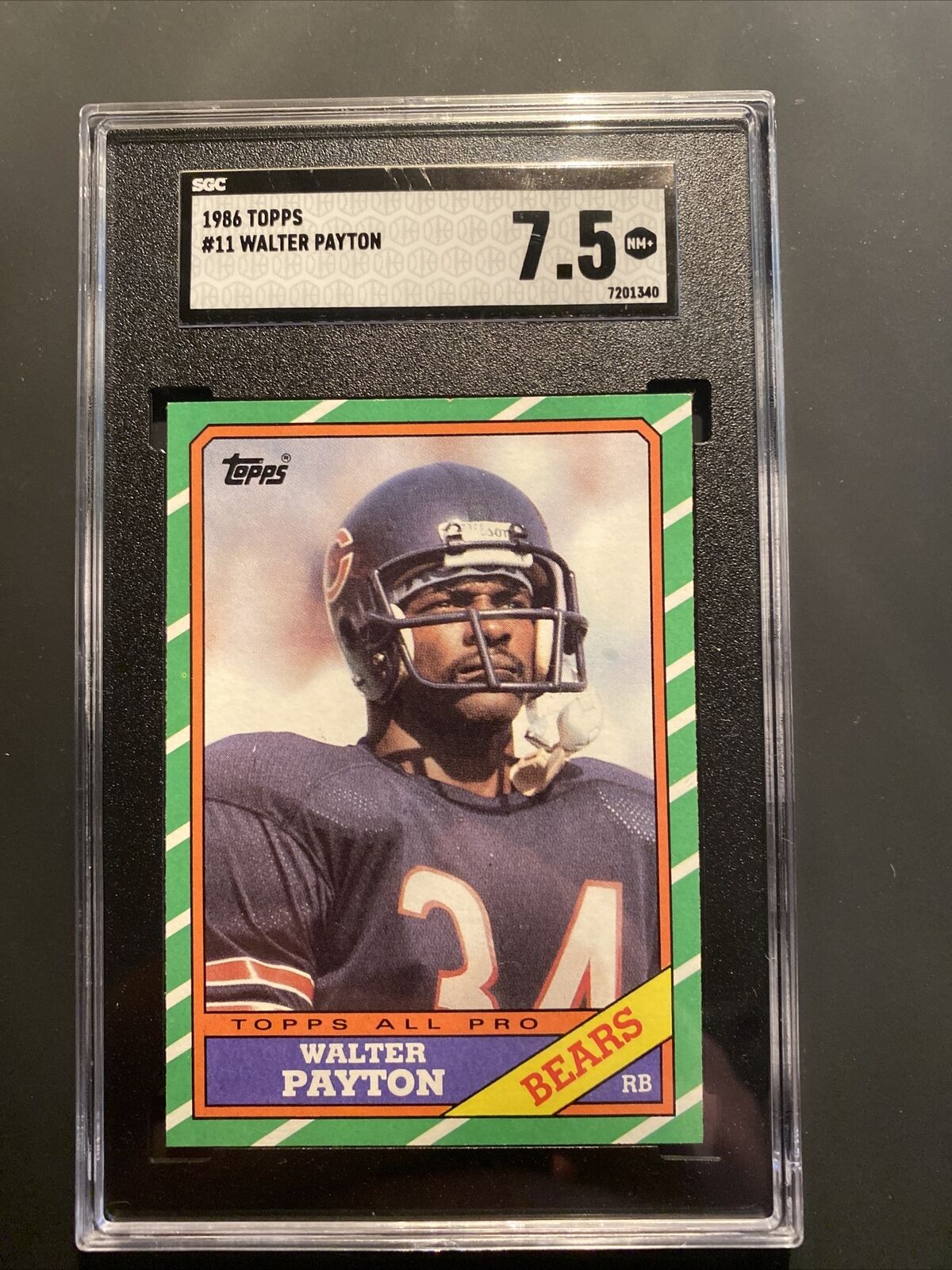 1986 Topps Football Card #11 Walter Payton SGC 7.5 NM+ NearMint+ Chicago Bears