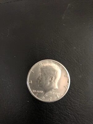 Medio dólar Kennedy 1973 D. Doble troquel reverso doble en un anverso raro Foto 1 de 3