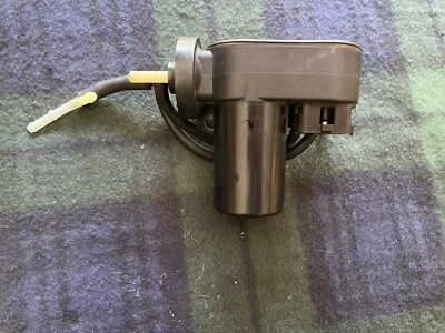 Saab c900 Cruise Control Vacuum Pump - Image 1 of 4