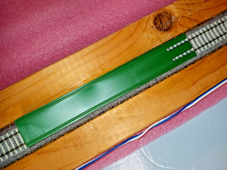 #3965 Rerailing ramp for N scale trains sold by Model Power New and handy to use - Image 1 of 1