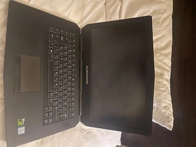 Игровой ноутбук Alienware R2 15,6 дюйма 32 ГБ RAM 1 ТБ SSD с GTX 965M 2020 - Изображение 1 из 4