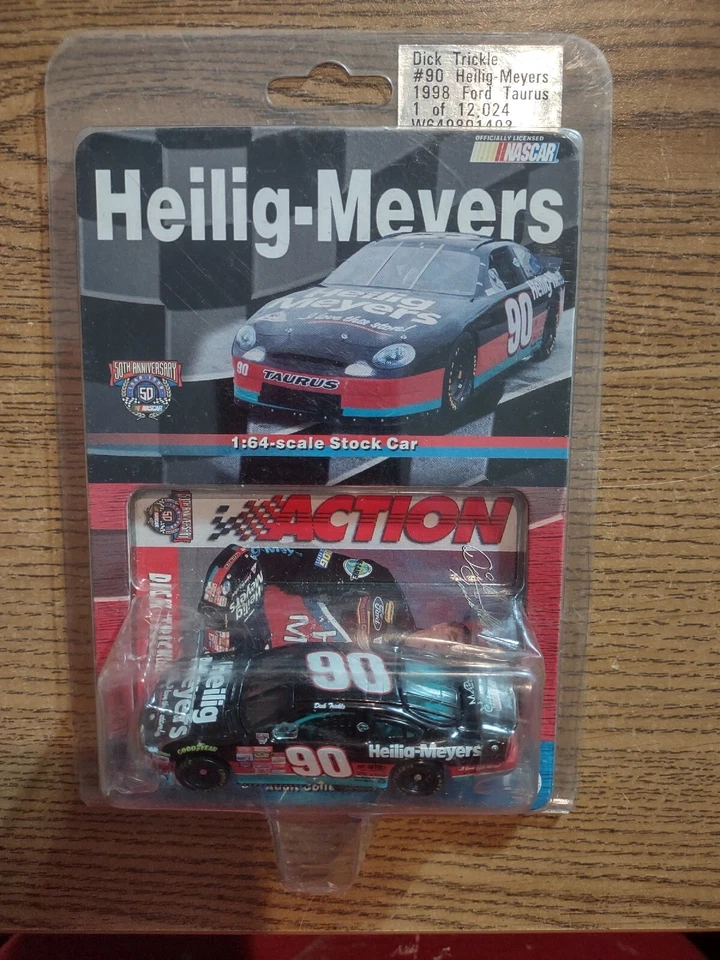 Heilig-Meyers #90 Dick Trickle 1998 Ford Taurus 1 de 12024 50 aniversario Foto 1 de 4