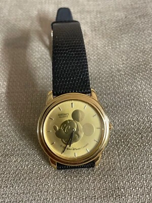 Reloj Pulsera Seiko Walt Disney Channel Cara Dorada Mickey Banda Negra Funciona Foto 1 de 4
