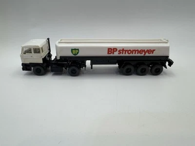 WIKING OF GERMANY DAF BP STROMEYER TANKER TRUCK 2470 1:87/HO SCALE W ORIG. BOX - Image 1 of 4