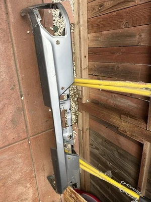 Parachoques trasero rojo Chevrolet Silverado 15002500 3500 HD 2020-2022 ❌❌recogida local❌❌ Foto 1 de 4