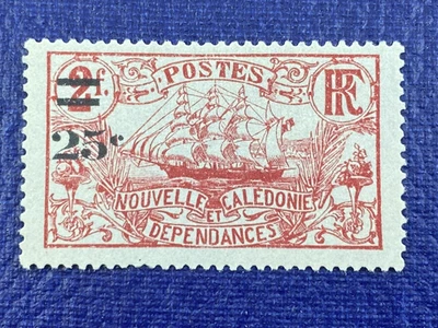 Nueva Caledonia 1924-27, SC#125, 25C 0n 2F, Carmen/Negro, Sobreimpresión. Bisagra como nueva Foto 1 de 2